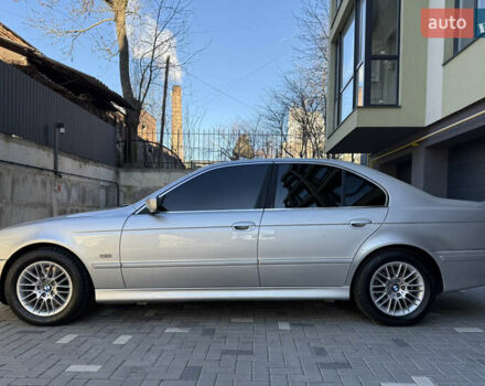 Серый БМВ 5 Серия, объемом двигателя 3 л и пробегом 298 тыс. км за 9300 $, фото 1 на Automoto.ua