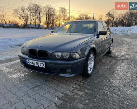 Серый БМВ 5 Серия, объемом двигателя 2.8 л и пробегом 301 тыс. км за 3900 $, фото 1 на Automoto.ua