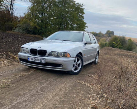 Серый БМВ 5 Серия, объемом двигателя 2.5 л и пробегом 300 тыс. км за 3250 $, фото 1 на Automoto.ua