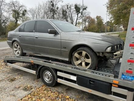 БМВ 5 Серия 2002 в Немирове на Automoto.ua Серый БМВ 5 Серия, объемом двигателя 2.5 л и пробегом 200 тыс. км за 2499 $, фото 1 на Automoto.ua