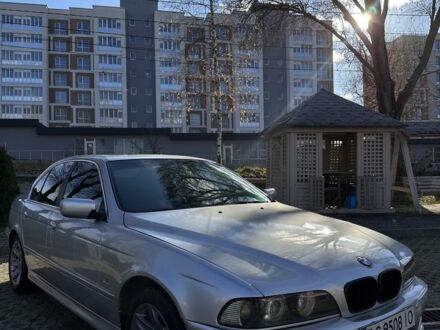 Серый БМВ 5 Серия, объемом двигателя 3 л и пробегом 380 тыс. км за 5899 $, фото 1 на Automoto.ua