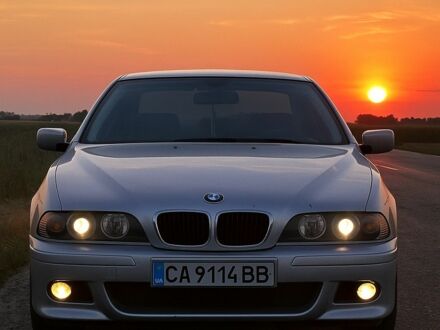 БМВ 5 Серія 2002 у Переяславе-Хмельницком на Automoto.ua Сірий БМВ 5 Серія, об'ємом двигуна 2.2 л та пробігом 400 тис. км за 5650 $, фото 1 на Automoto.ua