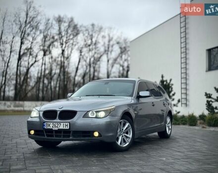 Серый БМВ 5 Серия, объемом двигателя 3 л и пробегом 321 тыс. км за 6750 $, фото 1 на Automoto.ua