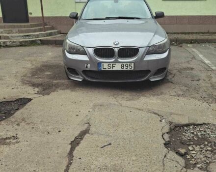 Серый БМВ 5 Серия, объемом двигателя 3 л и пробегом 256 тыс. км за 4900 $, фото 1 на Automoto.ua