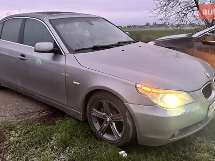 Серый БМВ 5 Серия, объемом двигателя 3 л и пробегом 320 тыс. км за 6000 $, фото 1 на Automoto.ua