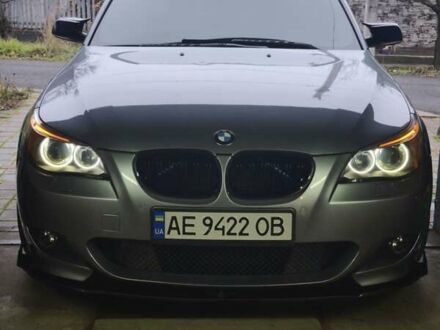 Серый БМВ 5 Серия, объемом двигателя 3 л и пробегом 351 тыс. км за 13000 $, фото 1 на Automoto.ua