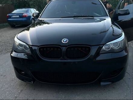 Серый БМВ 5 Серия, объемом двигателя 3 л и пробегом 430 тыс. км за 10000 $, фото 1 на Automoto.ua