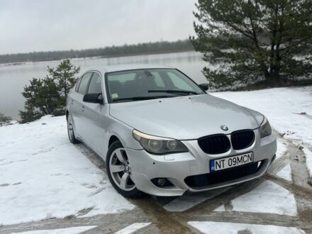 Серый БМВ 5 Серия, объемом двигателя 3 л и пробегом 300 тыс. км за 4412 $, фото 1 на Automoto.ua