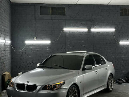 Серый БМВ 5 Серия, объемом двигателя 3 л и пробегом 380 тыс. км за 9700 $, фото 1 на Automoto.ua