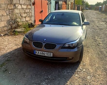 Серый БМВ 5 Серия, объемом двигателя 3 л и пробегом 354 тыс. км за 10000 $, фото 1 на Automoto.ua
