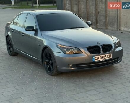 Серый БМВ 5 Серия, объемом двигателя 2.99 л и пробегом 385 тыс. км за 10700 $, фото 1 на Automoto.ua