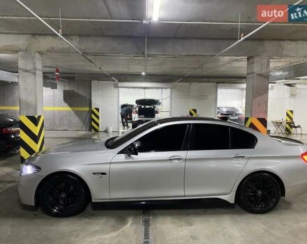 Серый БМВ 5 Серия, объемом двигателя 3 л и пробегом 165 тыс. км за 15500 $, фото 1 на Automoto.ua