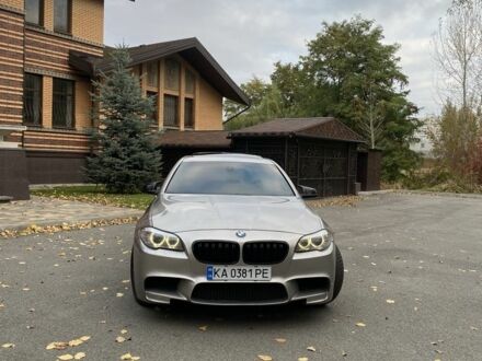 Серый БМВ 5 Серия, объемом двигателя 3 л и пробегом 320 тыс. км за 12500 $, фото 1 на Automoto.ua