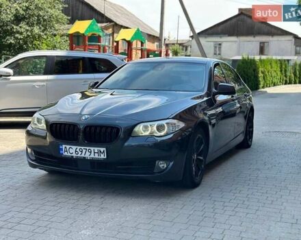 Серый БМВ 5 Серия, объемом двигателя 3 л и пробегом 275 тыс. км за 15500 $, фото 1 на Automoto.ua