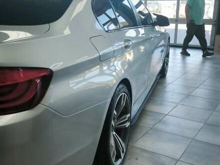 Серый БМВ 5 Серия, объемом двигателя 3 л и пробегом 240 тыс. км за 16500 $, фото 1 на Automoto.ua