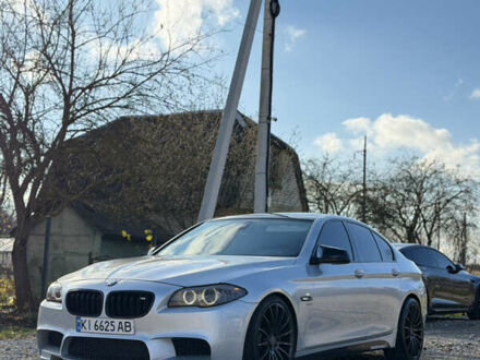 Серый БМВ 5 Серия, объемом двигателя 3 л и пробегом 223 тыс. км за 13000 $, фото 1 на Automoto.ua