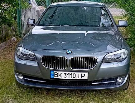 Сірий БМВ 5 Серія, об'ємом двигуна 2 л та пробігом 223 тис. км за 13000 $, фото 1 на Automoto.ua