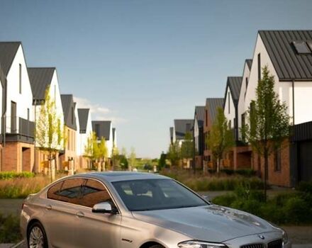 Серый БМВ 5 Серия, объемом двигателя 2 л и пробегом 64 тыс. км за 17600 $, фото 1 на Automoto.ua