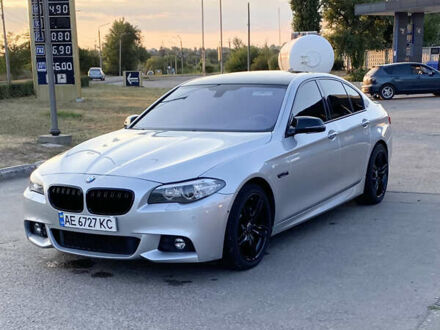 БМВ 5 Серія 2014 у Никополе на Automoto.ua Сірий БМВ 5 Серія, об'ємом двигуна 2.98 л та пробігом 243 тис. км за 17550 $, фото 1 на Automoto.ua