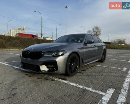 Серый БМВ 5 Серия, объемом двигателя 3 л и пробегом 91 тыс. км за 33900 $, фото 1 на Automoto.ua