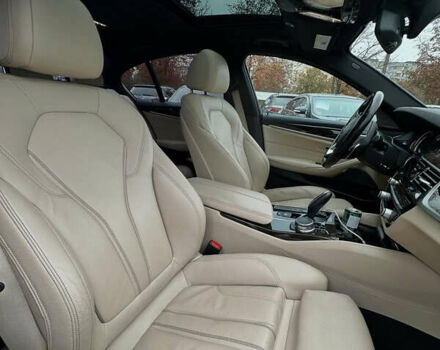 Серый БМВ 5 Серия, объемом двигателя 3 л и пробегом 158 тыс. км за 34000 $, фото 1 на Automoto.ua