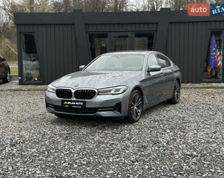 Серый БМВ 5 Серия, объемом двигателя 2 л и пробегом 46 тыс. км за 42500 $, фото 1 на Automoto.ua