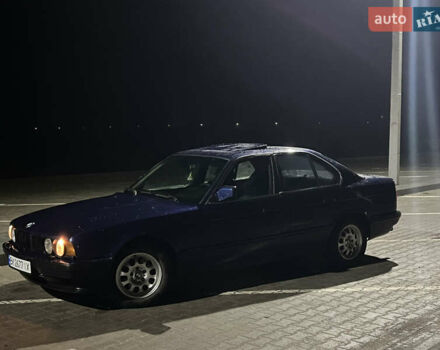 Синій БМВ 5 Серія, об'ємом двигуна 1.99 л та пробігом 300 тис. км за 2200 $, фото 1 на Automoto.ua