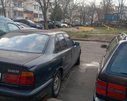 Синий БМВ 5 Серия, объемом двигателя 2 л и пробегом 500 тыс. км за 1700 $, фото 2 на Automoto.ua