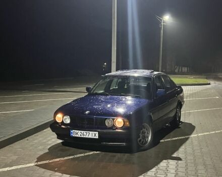 Синій БМВ 5 Серія, об'ємом двигуна 2 л та пробігом 300 тис. км за 2250 $, фото 5 на Automoto.ua