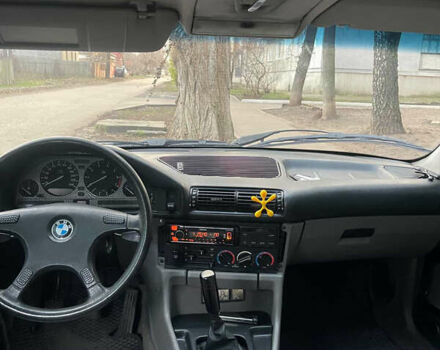 Синий БМВ 5 Серия, объемом двигателя 2 л и пробегом 300 тыс. км за 2500 $, фото 3 на Automoto.ua