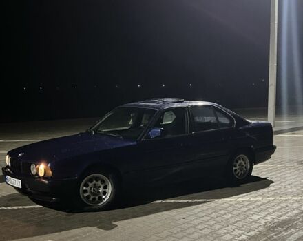 Синій БМВ 5 Серія, об'ємом двигуна 2 л та пробігом 300 тис. км за 2250 $, фото 1 на Automoto.ua