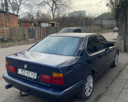 Синий БМВ 5 Серия, объемом двигателя 2 л и пробегом 300 тыс. км за 2500 $, фото 2 на Automoto.ua