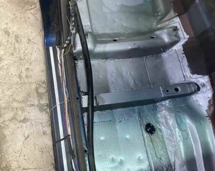 Синій БМВ 5 Серія, об'ємом двигуна 2 л та пробігом 500 тис. км за 2800 $, фото 6 на Automoto.ua