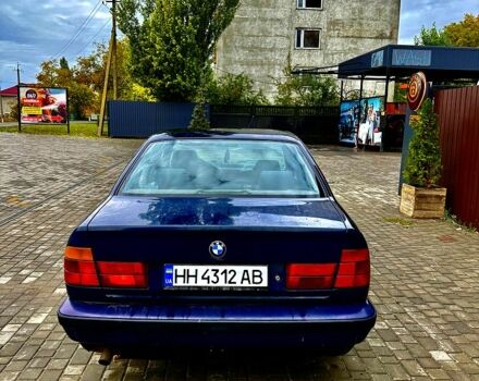 Синій БМВ 5 Серія, об'ємом двигуна 2 л та пробігом 300 тис. км за 2450 $, фото 2 на Automoto.ua