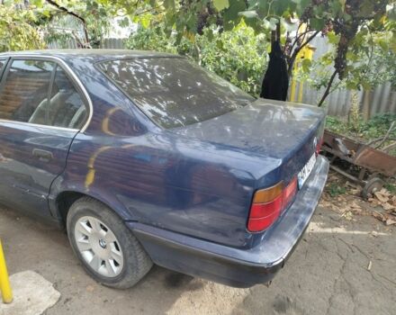 Синій БМВ 5 Серія, об'ємом двигуна 2 л та пробігом 200 тис. км за 500 $, фото 2 на Automoto.ua