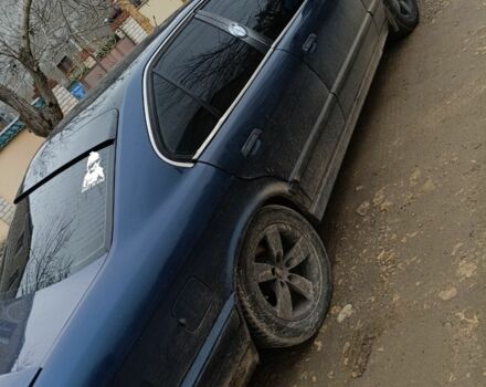 Синий БМВ 5 Серия, объемом двигателя 2 л и пробегом 317 тыс. км за 2700 $, фото 2 на Automoto.ua