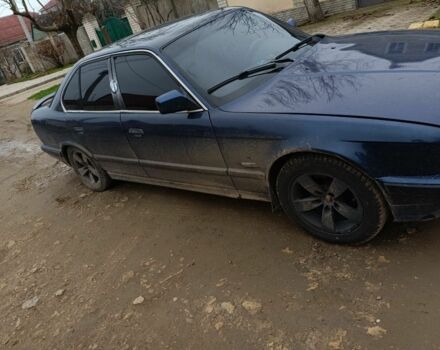 Синий БМВ 5 Серия, объемом двигателя 2 л и пробегом 317 тыс. км за 2700 $, фото 1 на Automoto.ua