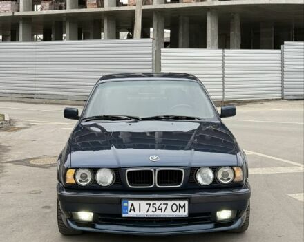 Синій БМВ 5 Серія, об'ємом двигуна 2.5 л та пробігом 300 тис. км за 2500 $, фото 1 на Automoto.ua