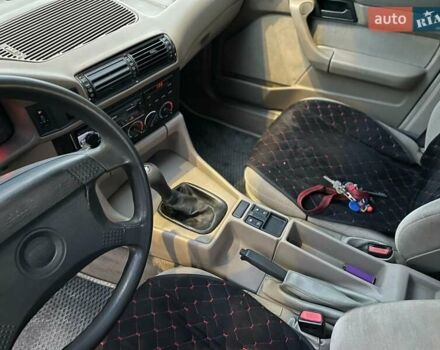 Синий БМВ 5 Серия, объемом двигателя 1.8 л и пробегом 377 тыс. км за 1350 $, фото 4 на Automoto.ua