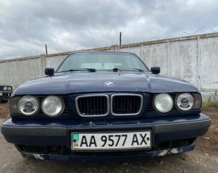 Синій БМВ 5 Серія, об'ємом двигуна 2 л та пробігом 300 тис. км за 2200 $, фото 1 на Automoto.ua