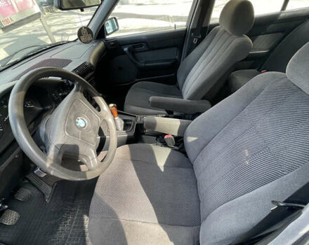 Синій БМВ 5 Серія, об'ємом двигуна 2.3 л та пробігом 295 тис. км за 5000 $, фото 22 на Automoto.ua