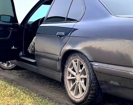 Синій БМВ 5 Серія, об'ємом двигуна 2 л та пробігом 360 тис. км за 2400 $, фото 4 на Automoto.ua