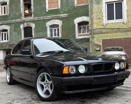 Синий БМВ 5 Серия, объемом двигателя 2 л и пробегом 500 тыс. км за 3750 $, фото 3 на Automoto.ua