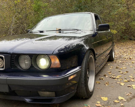 Синій БМВ 5 Серія, об'ємом двигуна 3 л та пробігом 350 тис. км за 5500 $, фото 3 на Automoto.ua