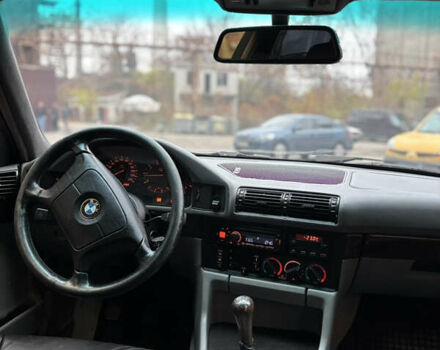 Синий БМВ 5 Серия, объемом двигателя 2 л и пробегом 500 тыс. км за 3750 $, фото 17 на Automoto.ua