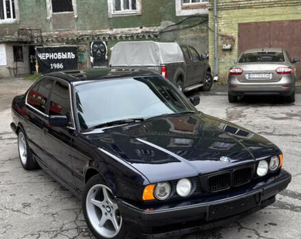 Синий БМВ 5 Серия, объемом двигателя 2 л и пробегом 500 тыс. км за 3750 $, фото 4 на Automoto.ua