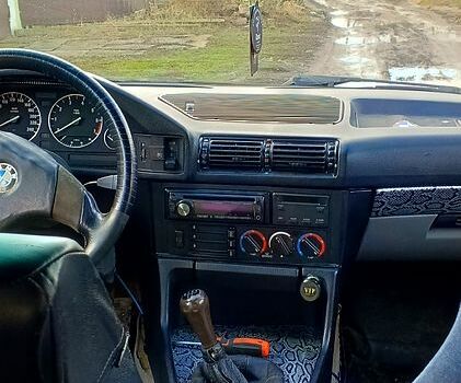 Синий БМВ 5 Серия, объемом двигателя 2 л и пробегом 450 тыс. км за 2200 $, фото 9 на Automoto.ua