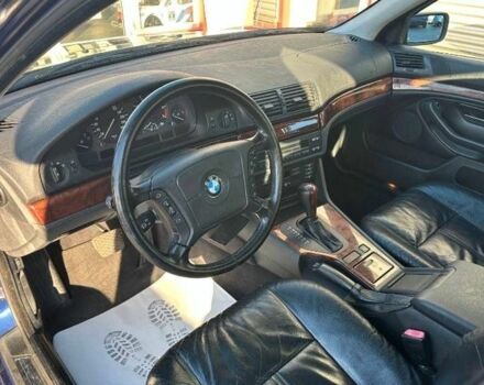 Синій БМВ 5 Серія, об'ємом двигуна 2.8 л та пробігом 270 тис. км за 2700 $, фото 4 на Automoto.ua