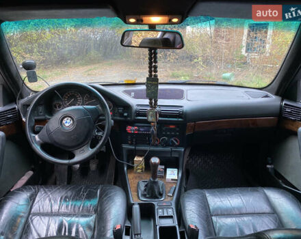 Синій БМВ 5 Серія, об'ємом двигуна 3 л та пробігом 350 тис. км за 5500 $, фото 9 на Automoto.ua