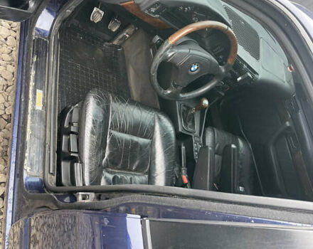 Синий БМВ 5 Серия, объемом двигателя 2.5 л и пробегом 552 тыс. км за 3500 $, фото 6 на Automoto.ua